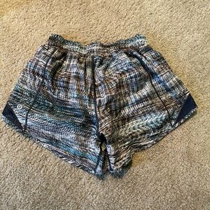 LuLu lemon hotty hot low rise 4”